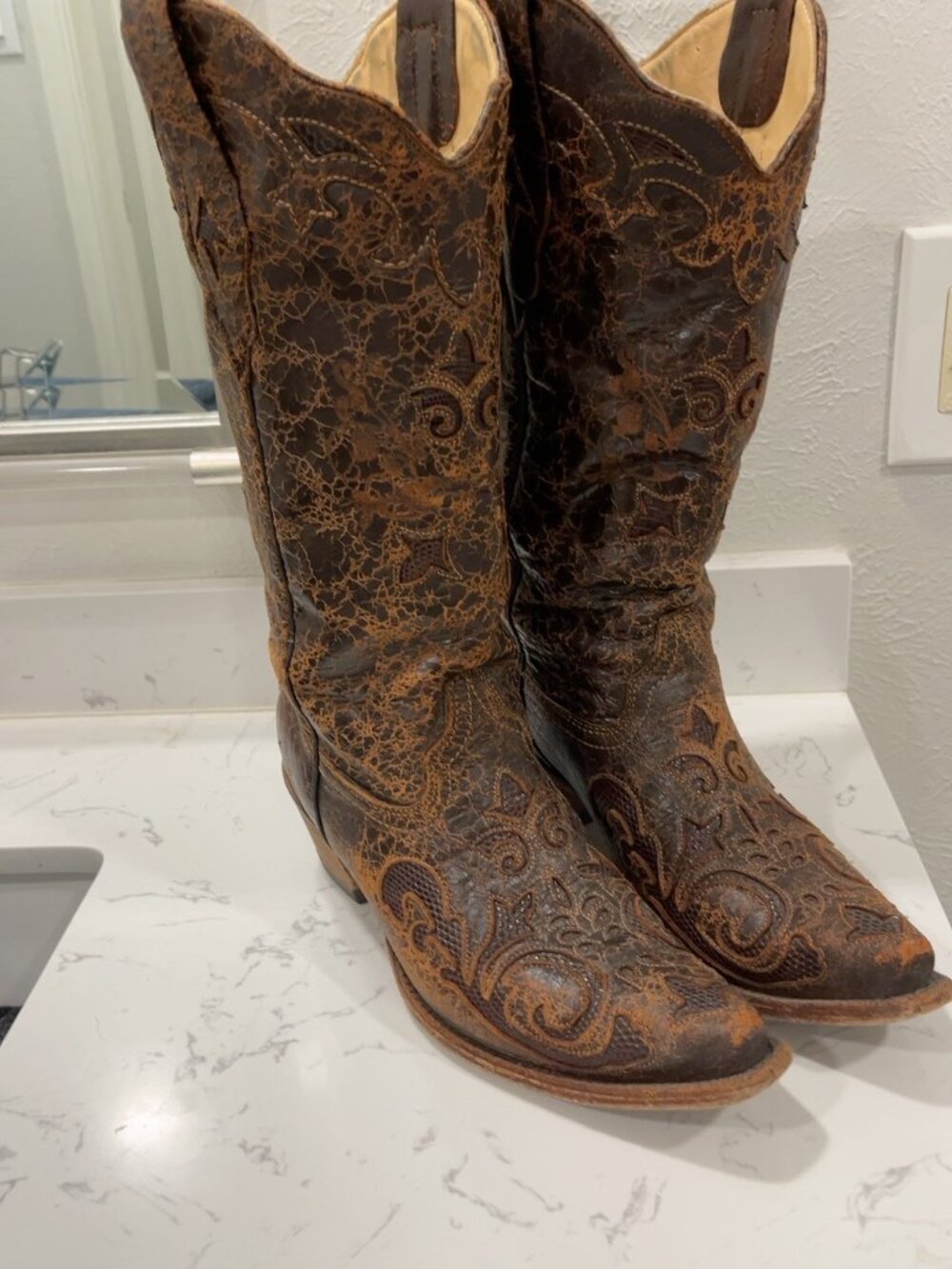 Corral Distressed Brown Leather Western Cowboy Boots Embroidered